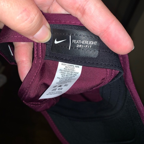Women’s Nike Hat - Picture 3 of 3